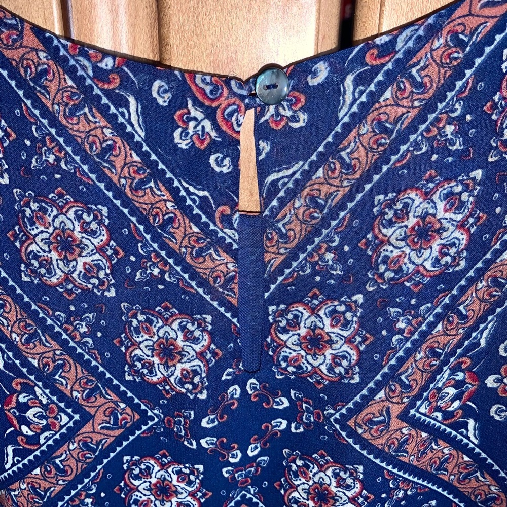 🆕💙 Blue & Orange Patterned Tank Top - Picture 6 of 9